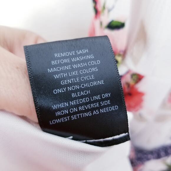 Francesca's X Three Pink Hearts | Boho Print Floral Lined Romper - Small - Picture 11 of 11